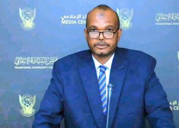 د. التهامي يوجه بتشكيل لجنة للتحقيق في قضية الطالبه عائشة د. التهامي يوجه بتشكيل لجنة للتحقيق في قضية الطالبه عائشة