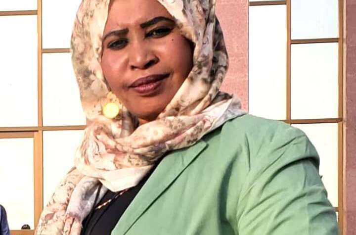 المليشيا تداهم منزل اسرة الصحفية زمزم خاطر بمدينة كتم وتقتاد افراد اسرتها لجهة غير معلومة المليشيا تداهم منزل اسرة الصحفية زمزم خاطر بمدينة كتم وتقتاد افراد اسرتها لجهة غير معلومة