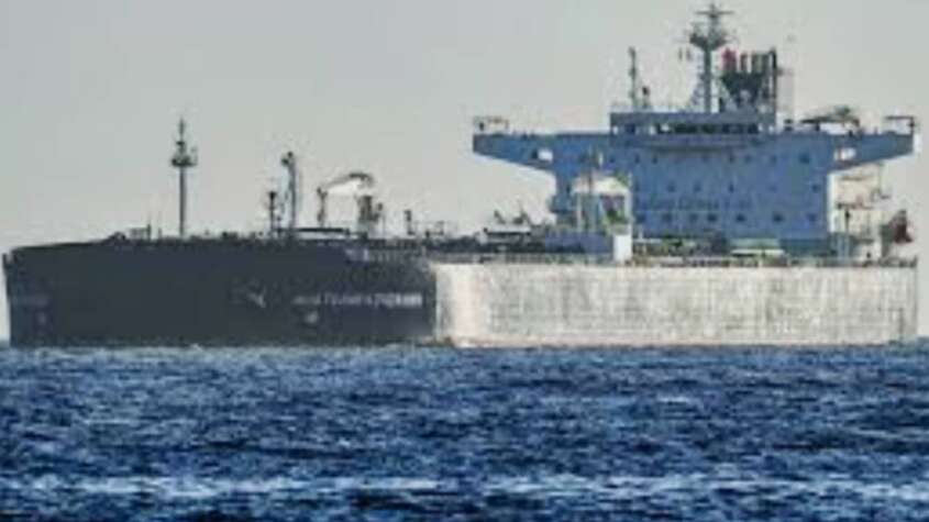 أمريكا : السماح ببيع النفط الروسي في عرض البحر