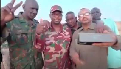 حقيقة مقتل مكي محمد التيجاني وظهوره في فيديو جديد