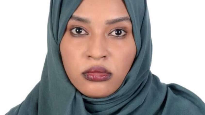 الطبيبة السودانية عائشة تفوز بجائزة نيلي لوينز للعمل الإنساني في هولندا